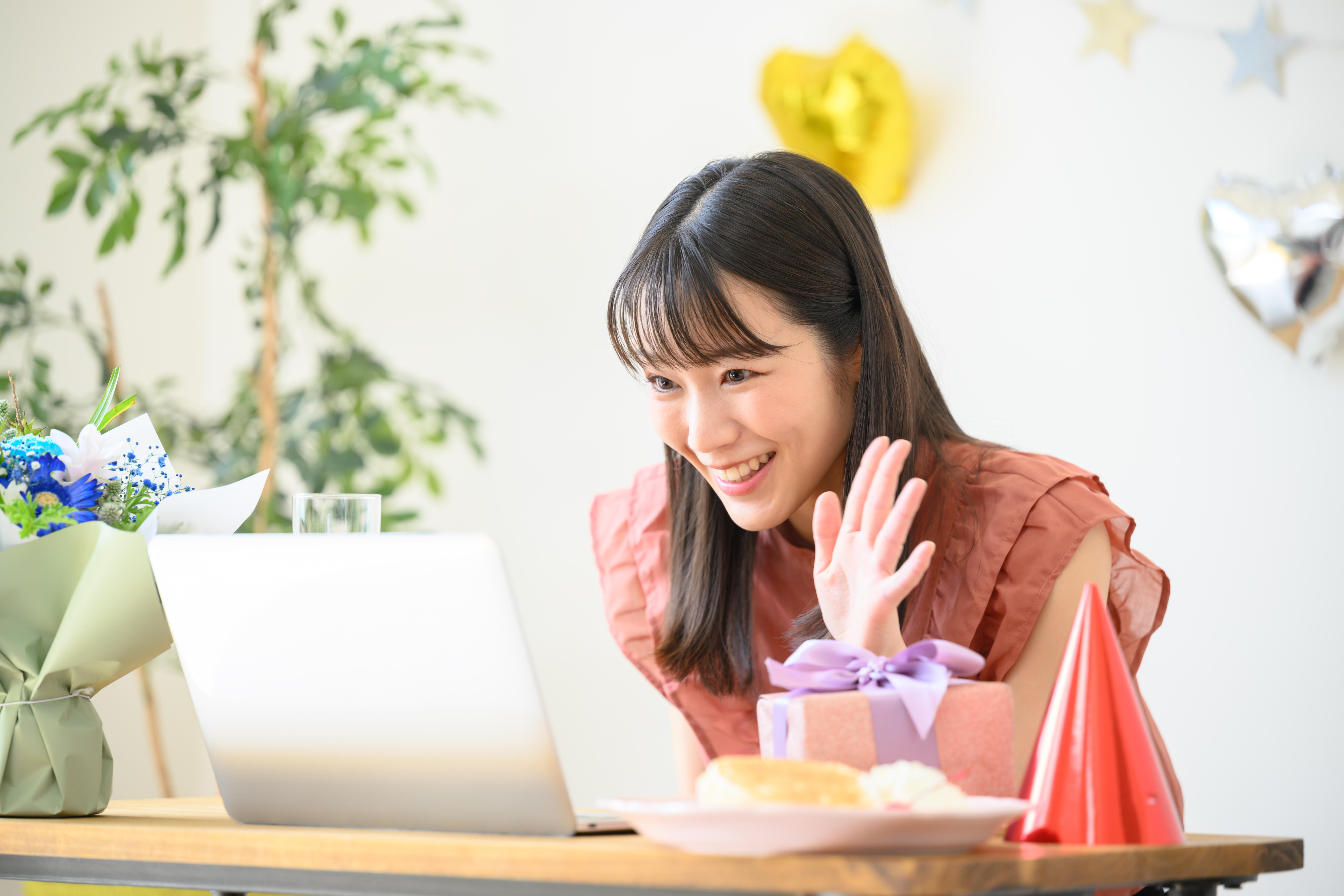 動画配信する女性とチャット