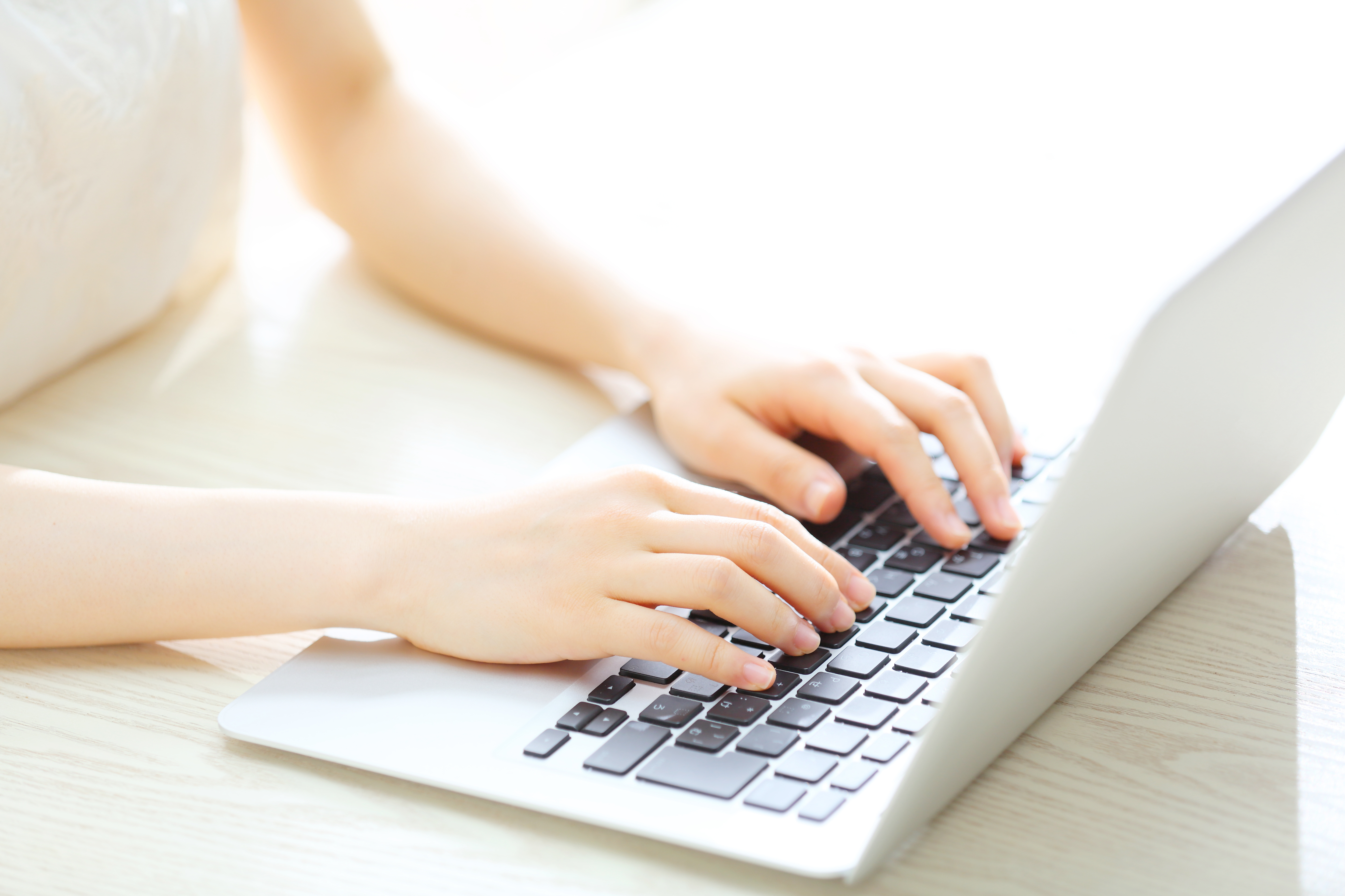 動画配信する女性とチャット